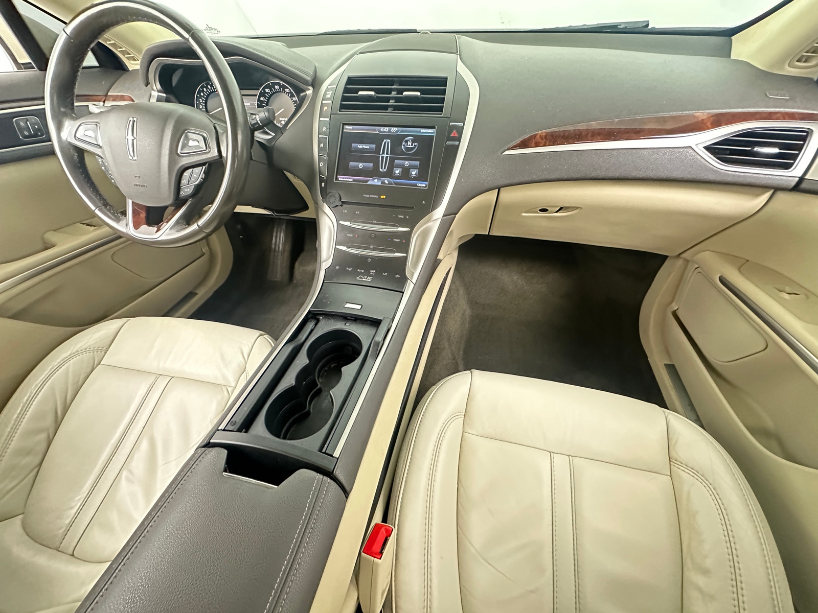 Thumbnail: 2015 Lincoln MKZ - 2