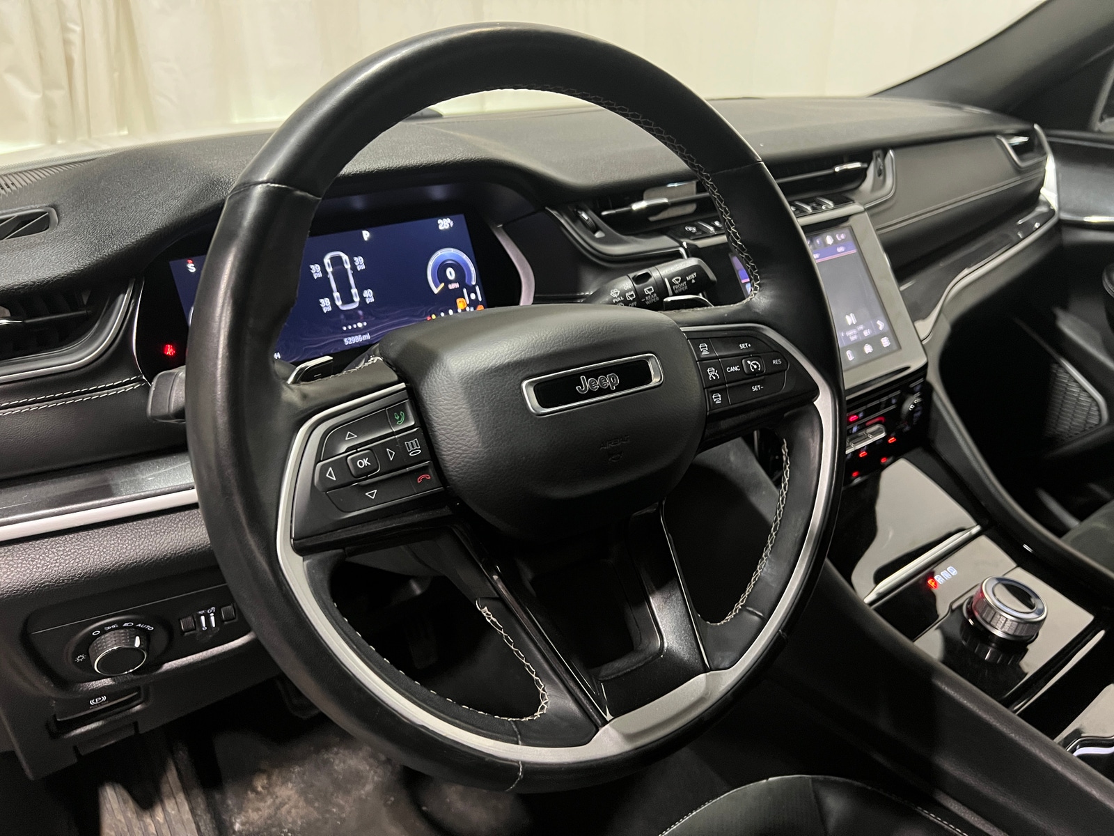 Thumbnail: 2021 Jeep Grand Cherokee L - 4