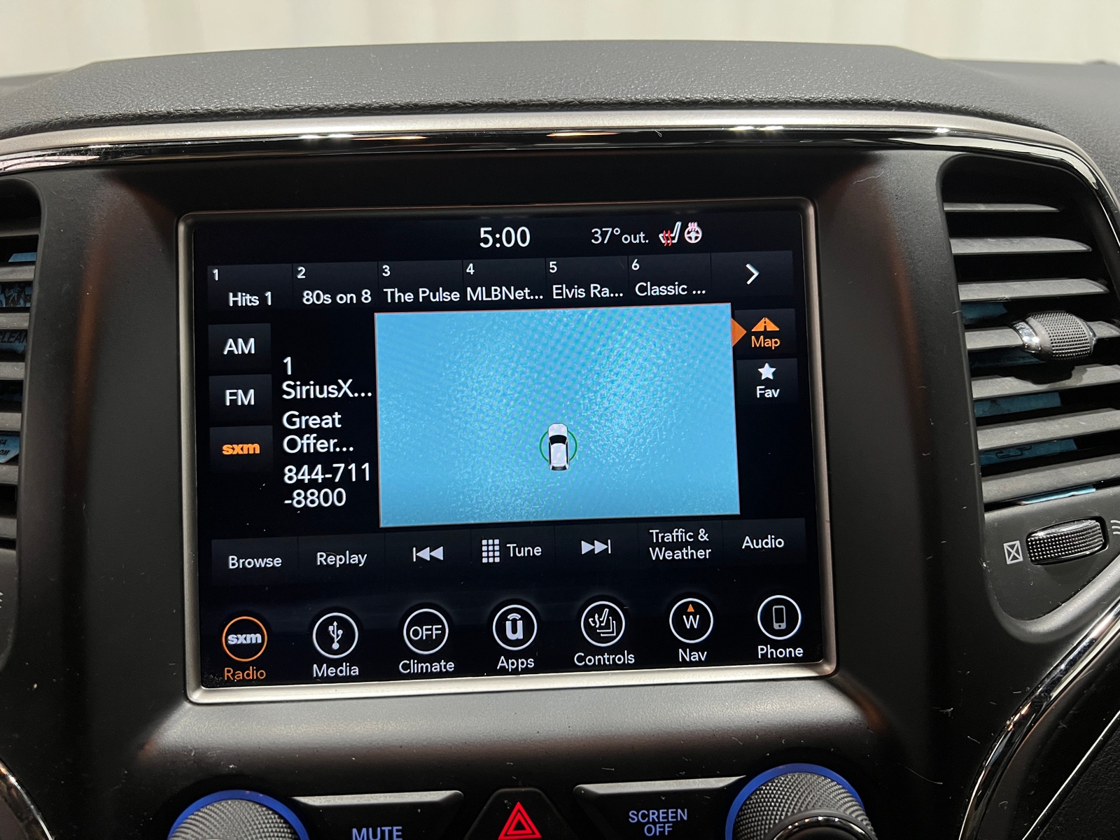 Thumbnail: 2018 Jeep Grand Cherokee - 3