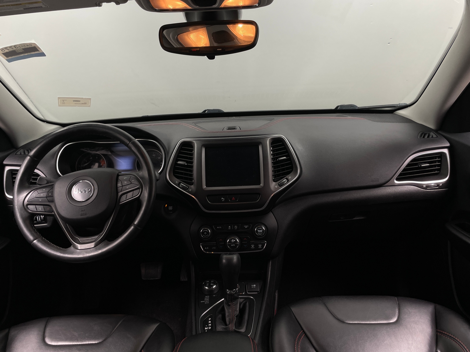 Thumbnail: 2019 Jeep Cherokee - 3