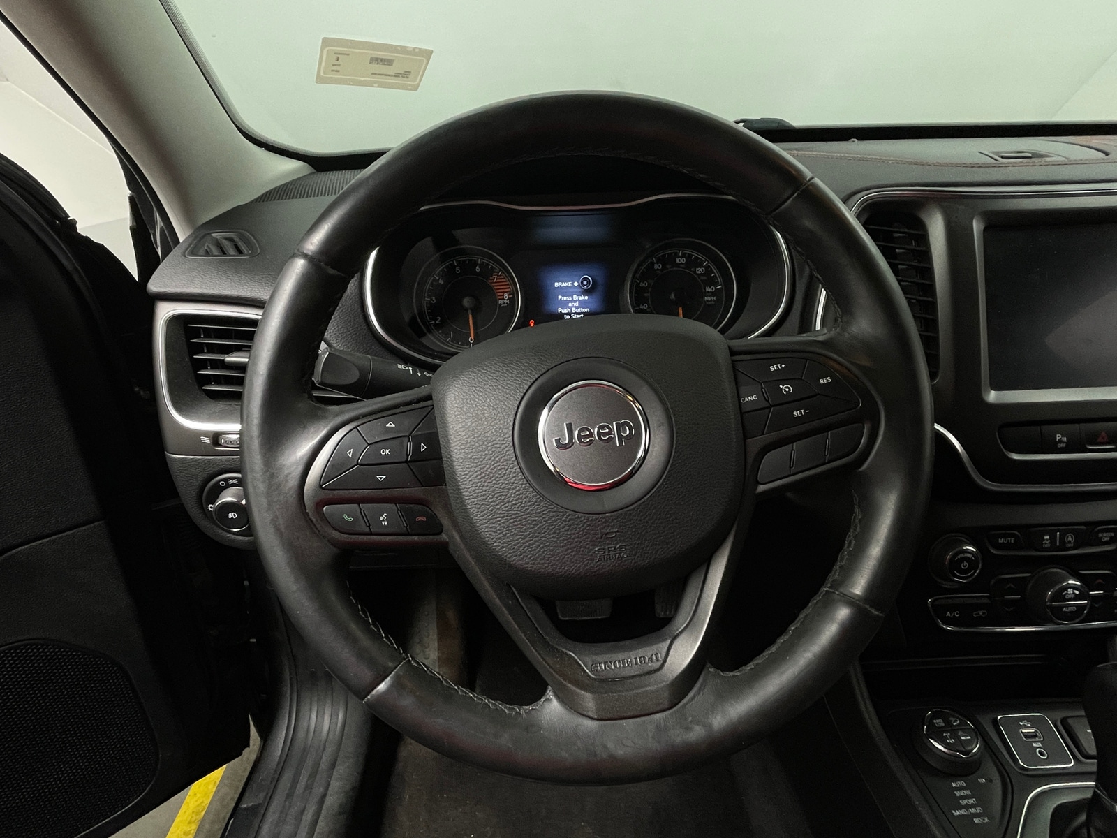 Thumbnail: 2019 Jeep Cherokee - 5