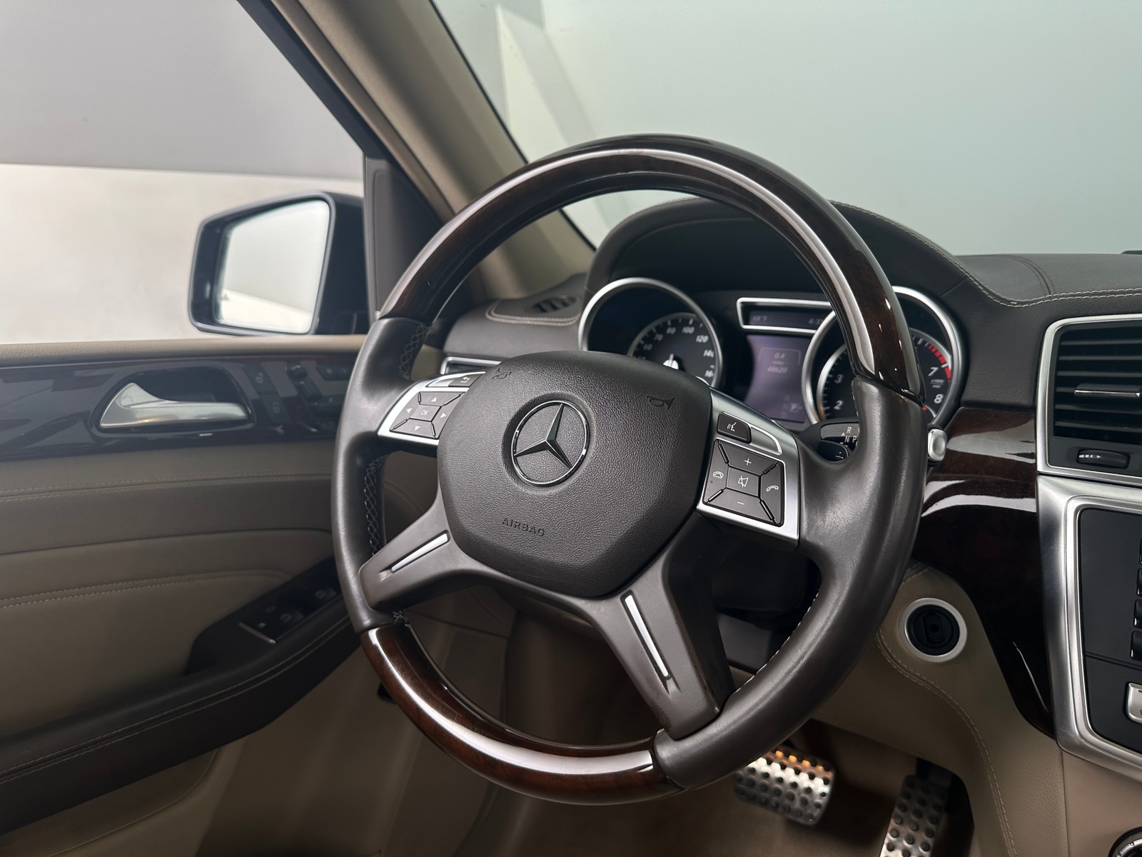 Thumbnail: 2015 Mercedes-Benz M-Class - 4