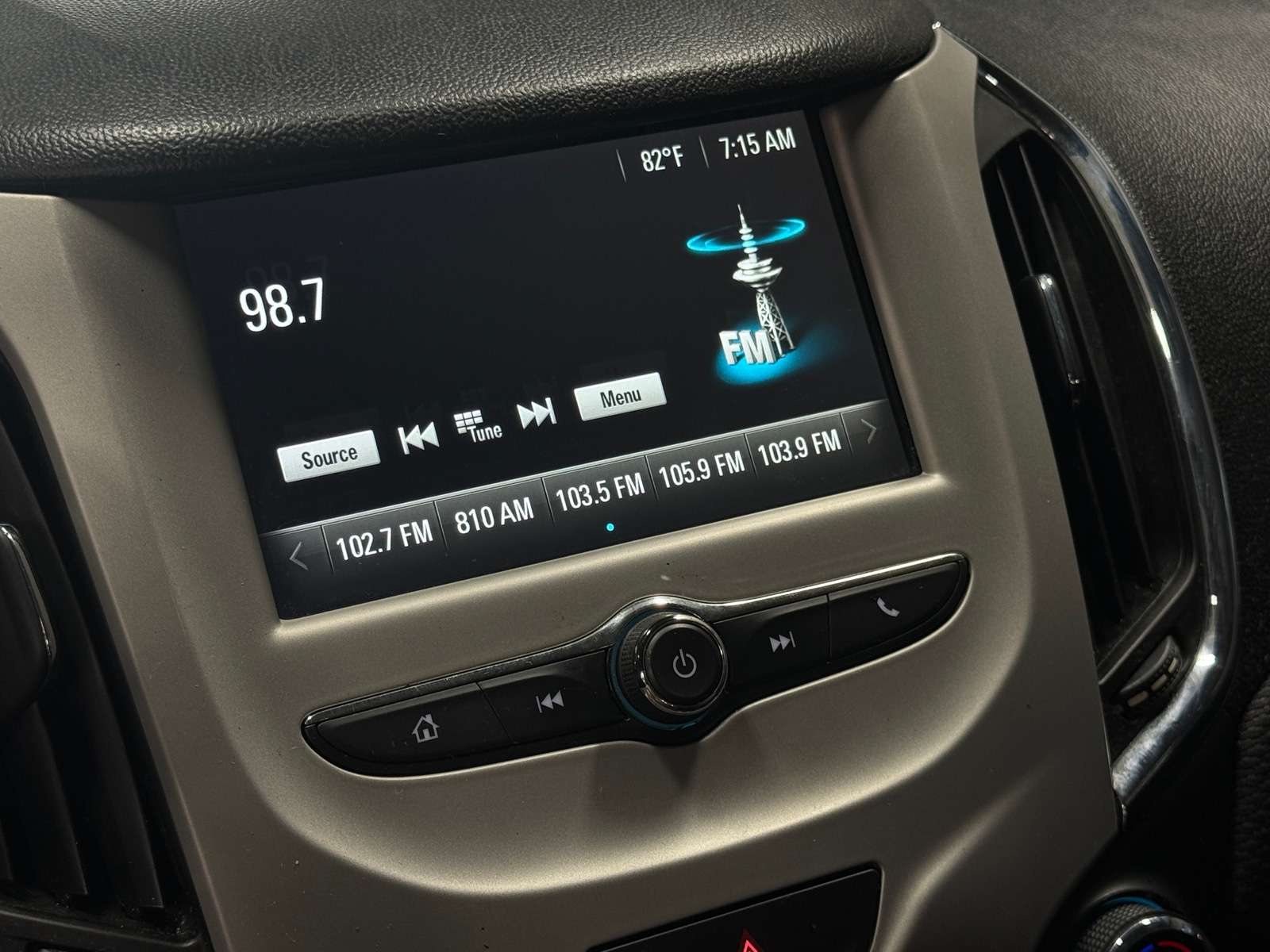 Thumbnail: 2017 Chevrolet Cruze - 4