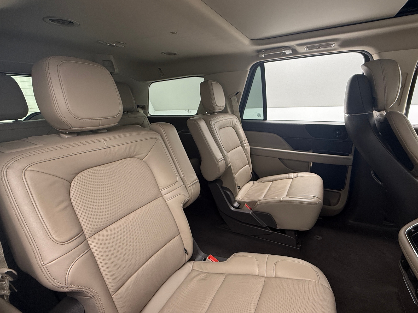 Thumbnail: 2022 Lincoln Navigator - 5