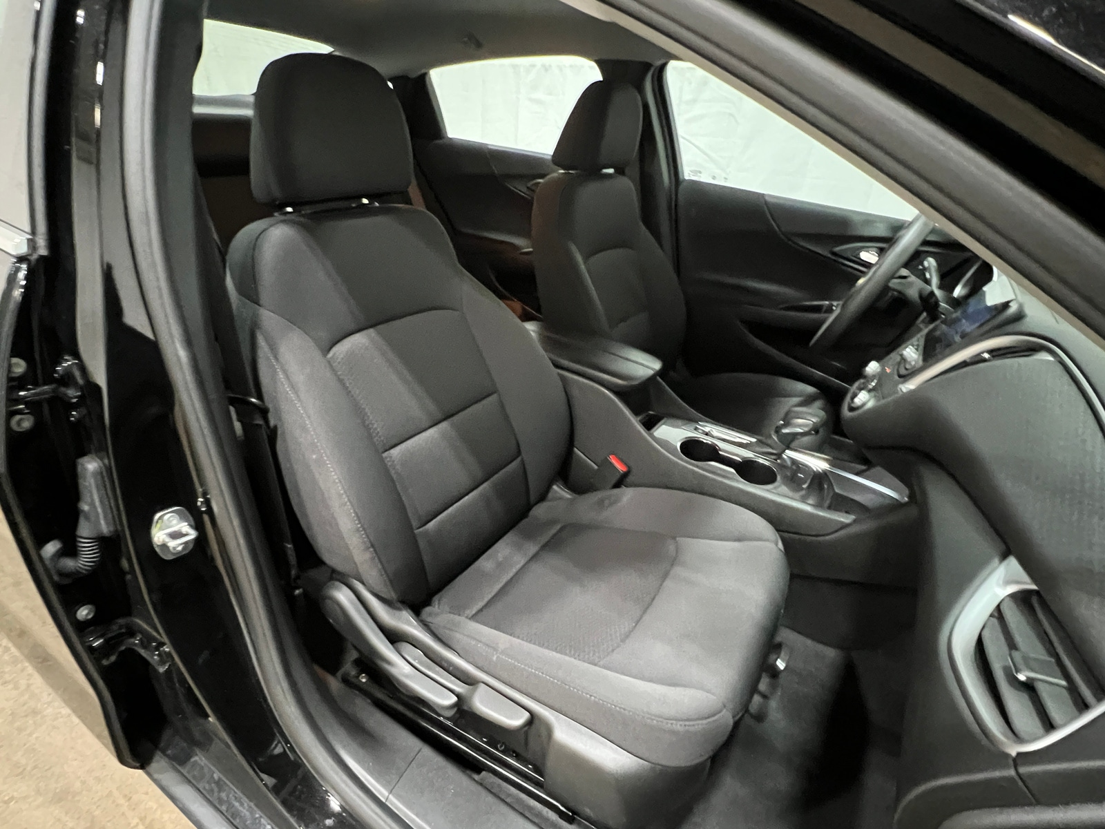 Thumbnail: 2022 Chevrolet Malibu - 2