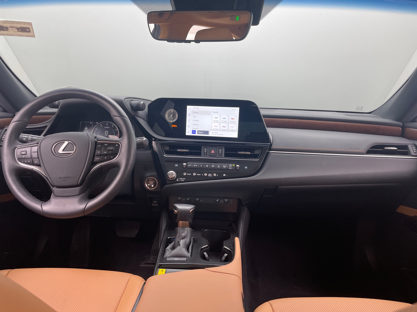 Thumbnail: 2025 Lexus ES - 2