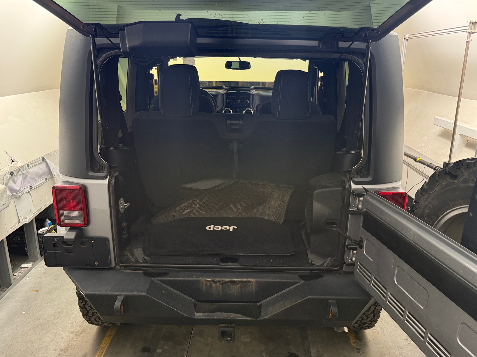 Thumbnail: 2014 Jeep Wrangler - 7