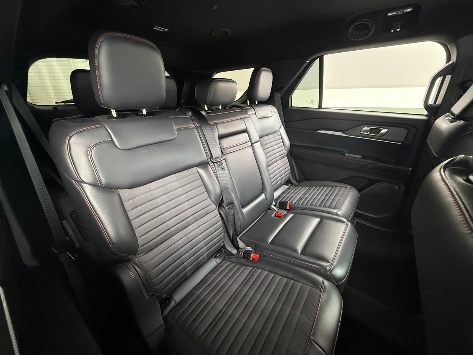 Thumbnail: 2025 Ford Explorer - 5