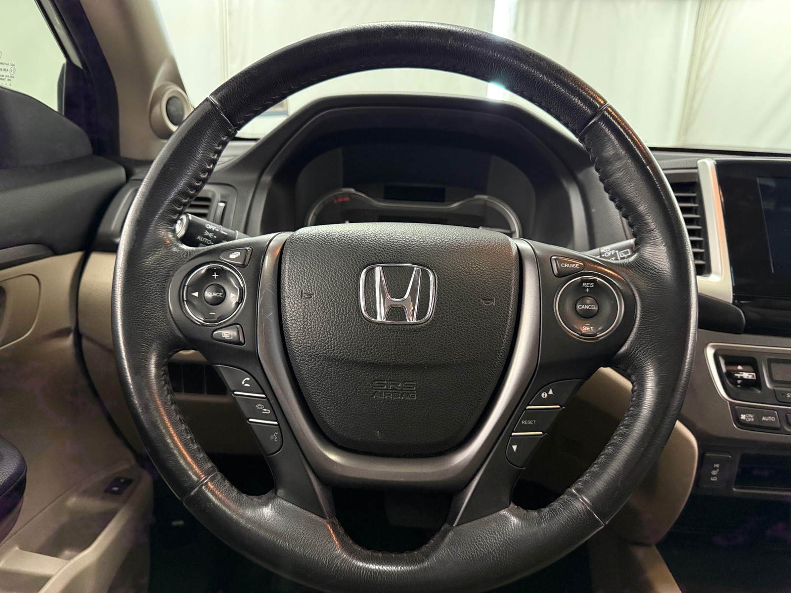 Thumbnail: 2016 Honda Pilot - 4