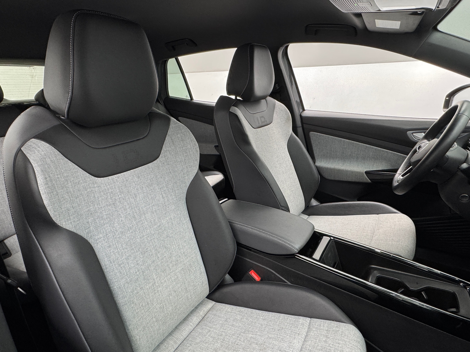 Thumbnail: 2023 Volkswagen ID.4 - 2