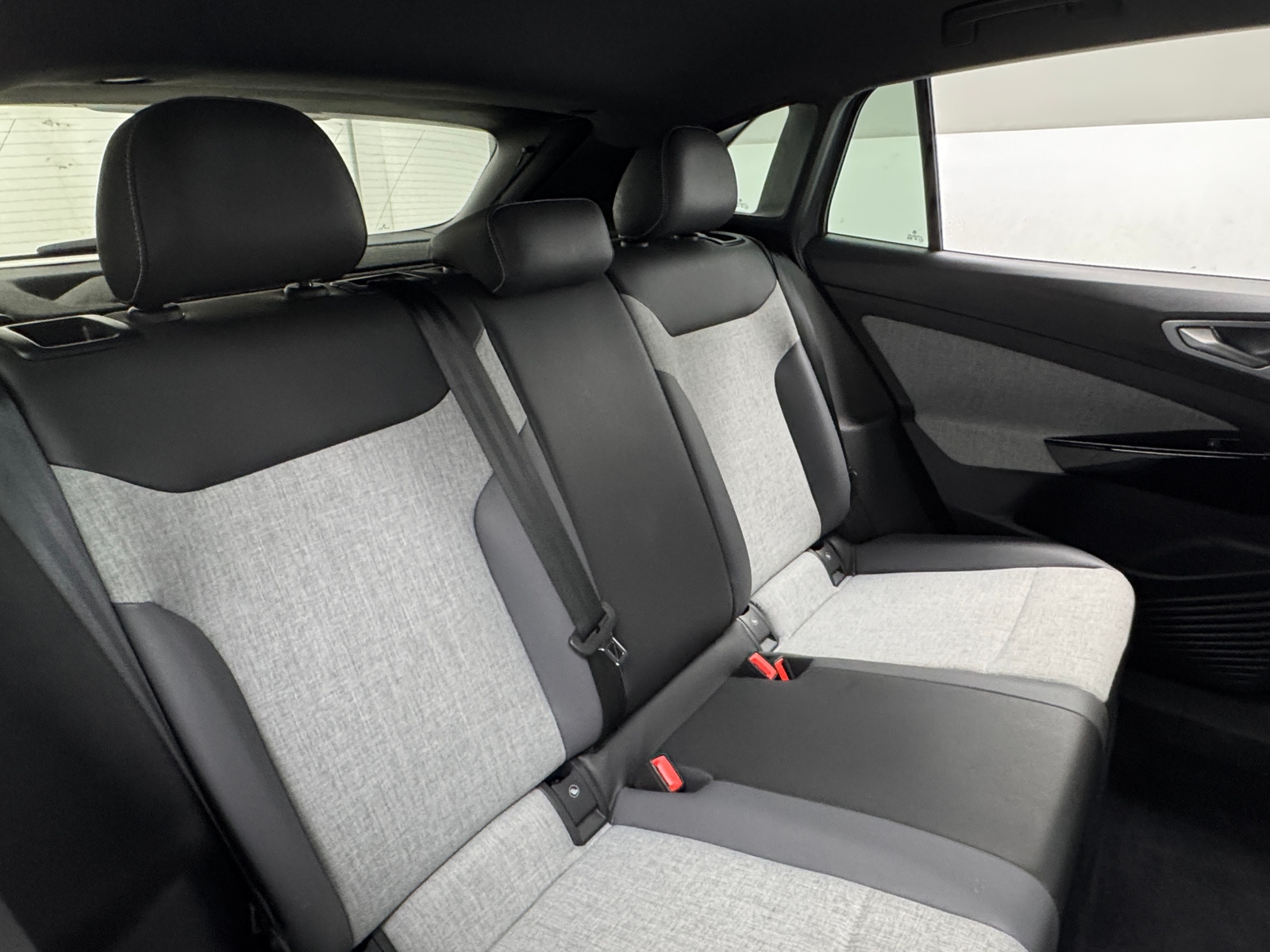 Thumbnail: 2023 Volkswagen ID.4 - 6