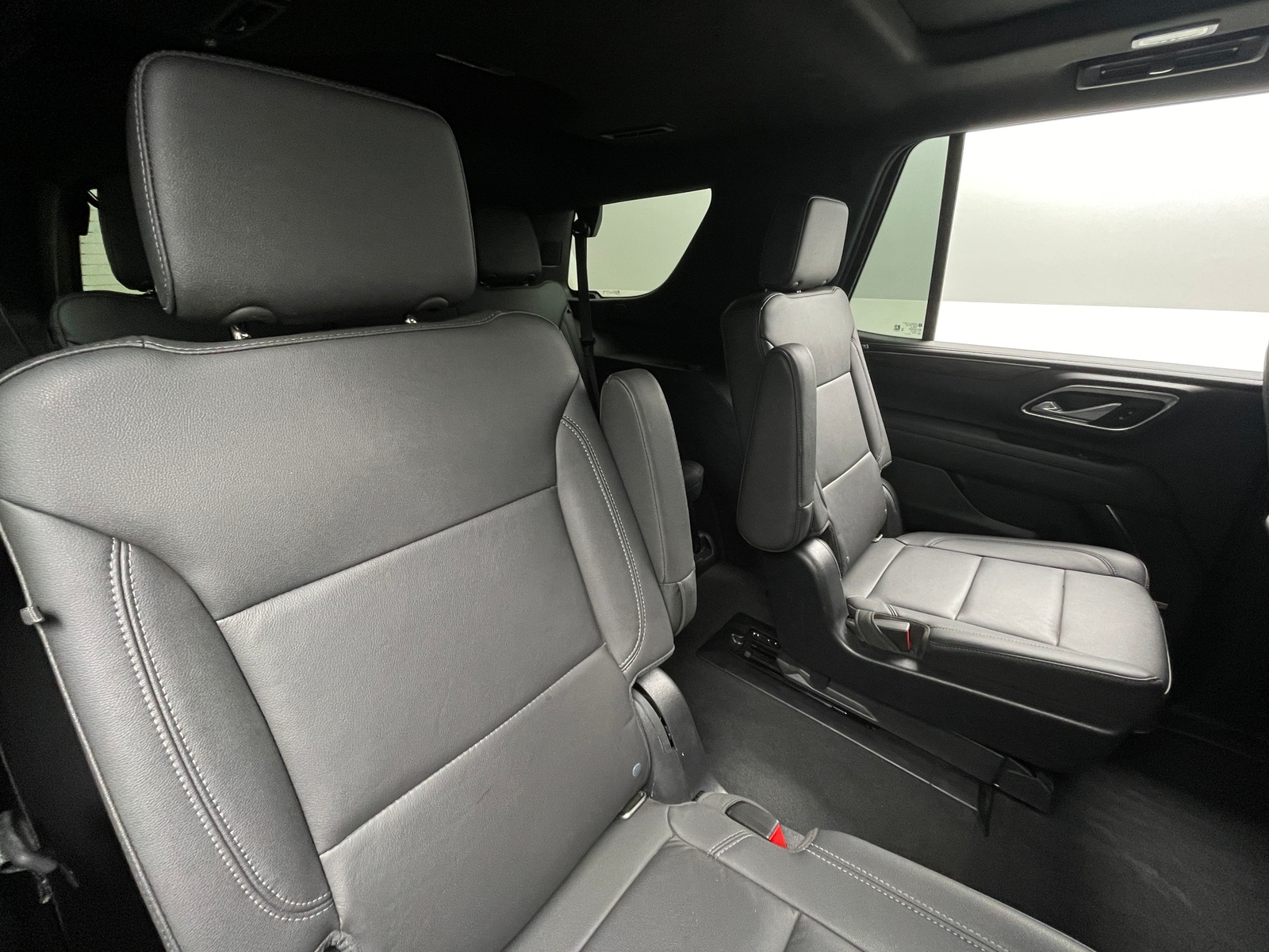 Thumbnail: 2022 Chevrolet Tahoe - 5