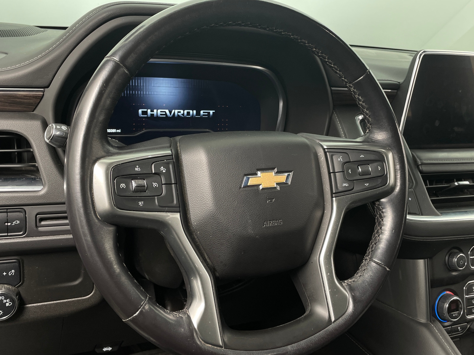 Thumbnail: 2022 Chevrolet Tahoe - 4