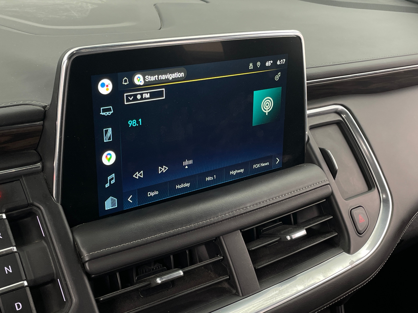 Thumbnail: 2022 Chevrolet Tahoe - 3