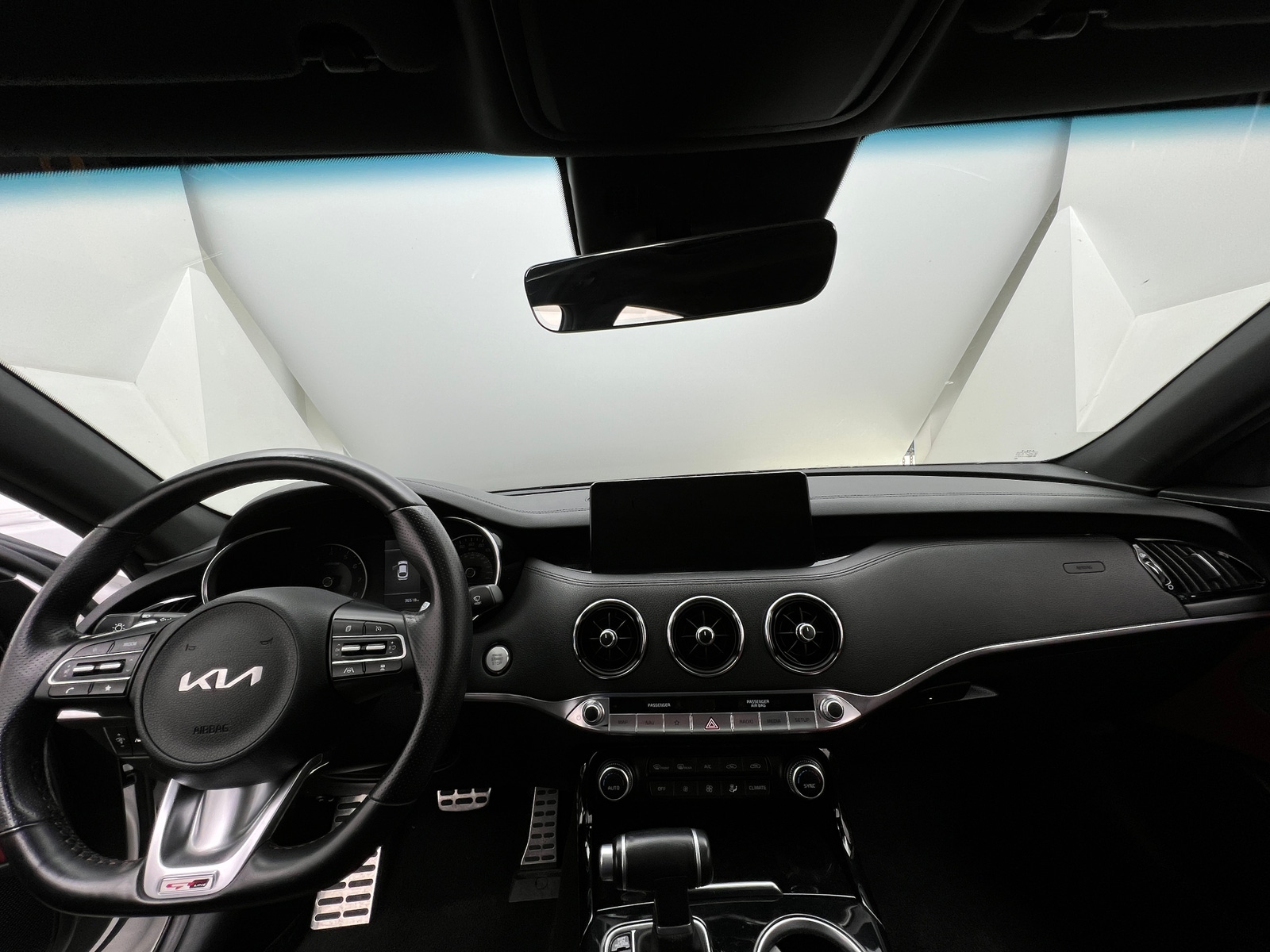 Thumbnail: 2022 Kia Stinger - 2