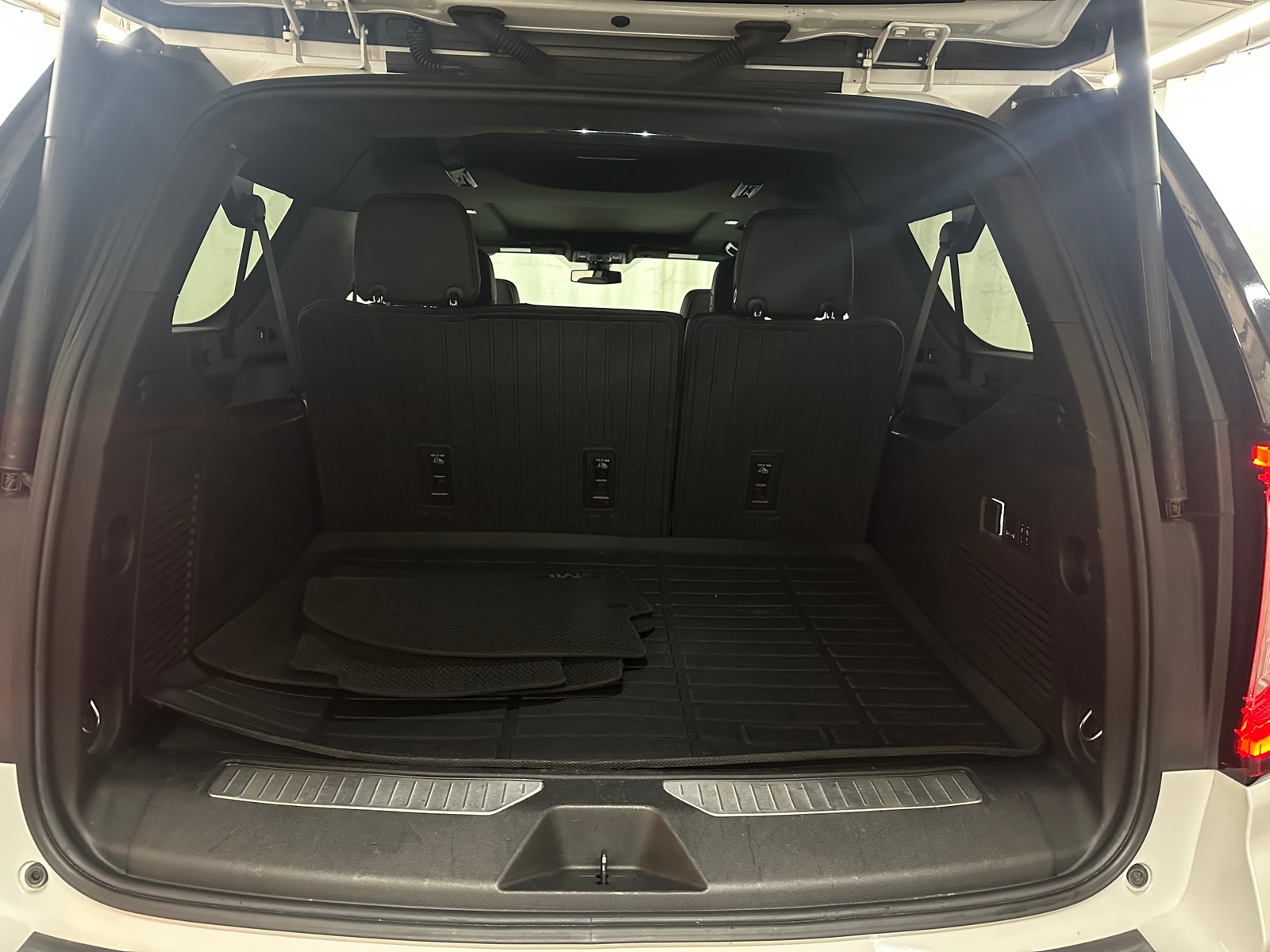 Thumbnail: 2022 GMC Yukon XL - 6