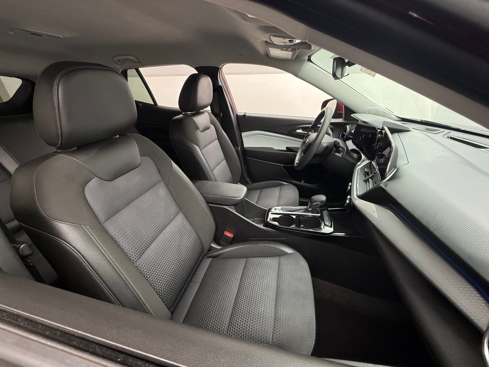 Thumbnail: 2024 Chevrolet Trax - 2