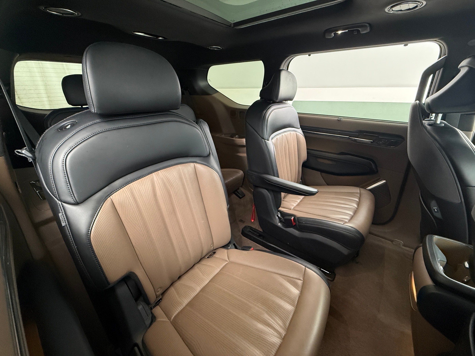 Thumbnail: 2024 Kia EV9 - 5