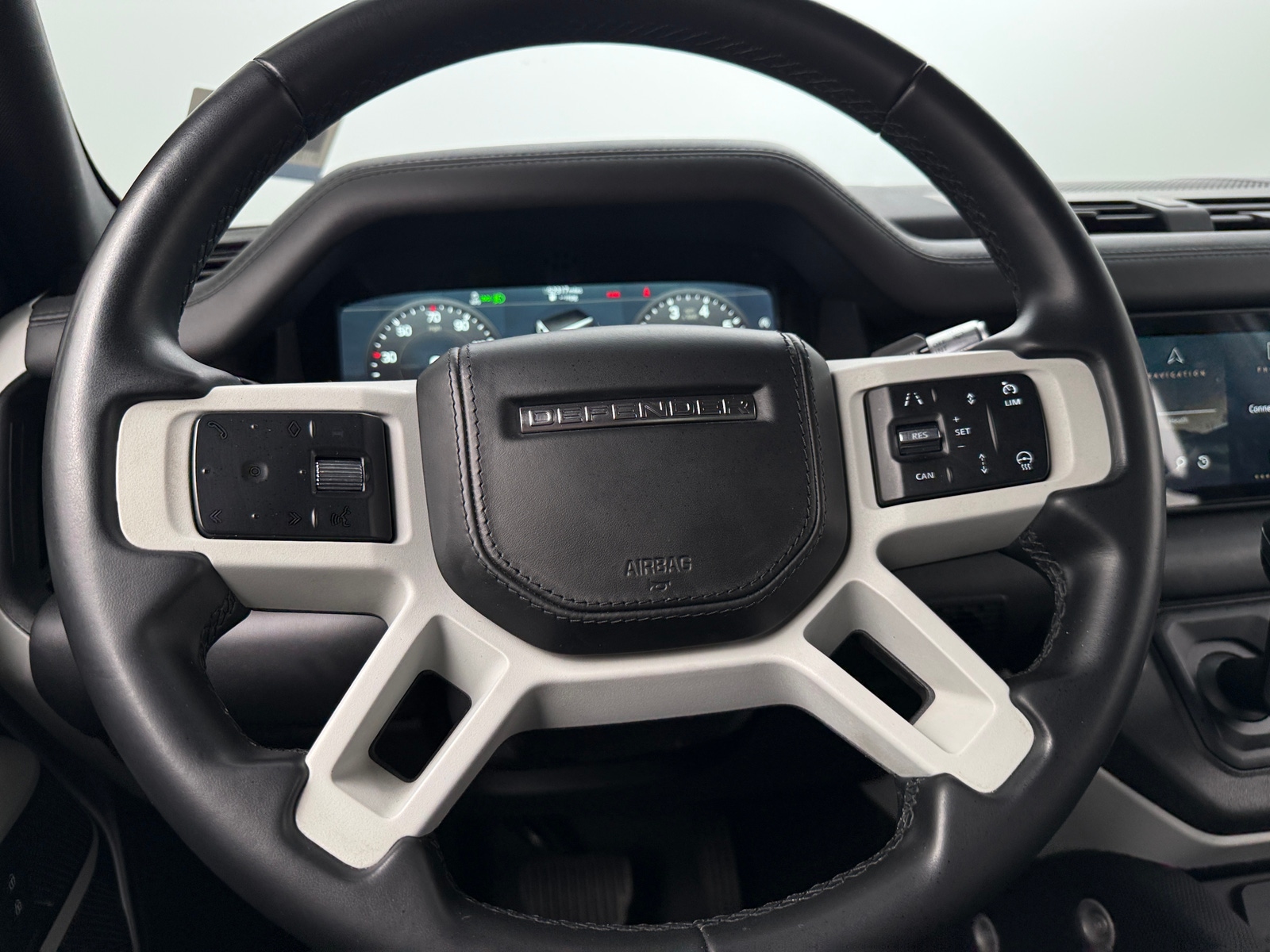 Thumbnail: 2022 Land Rover Defender - 4