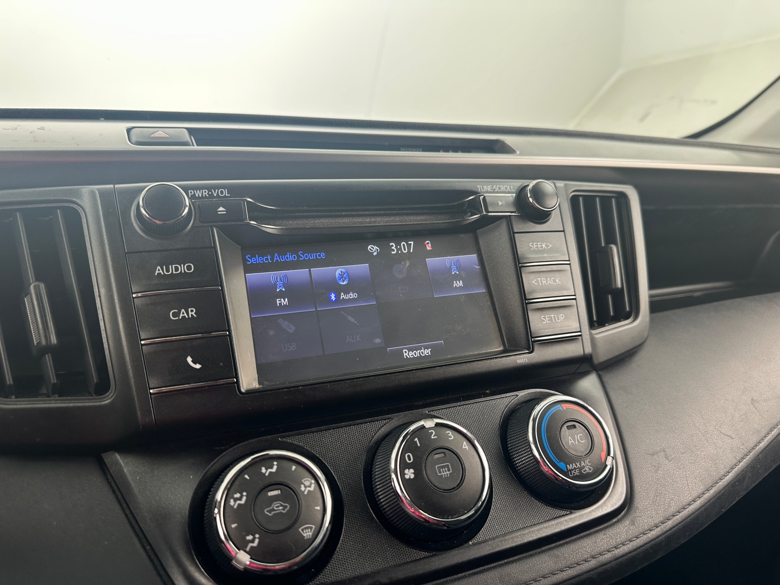 Thumbnail: 2018 Toyota RAV4 - 4