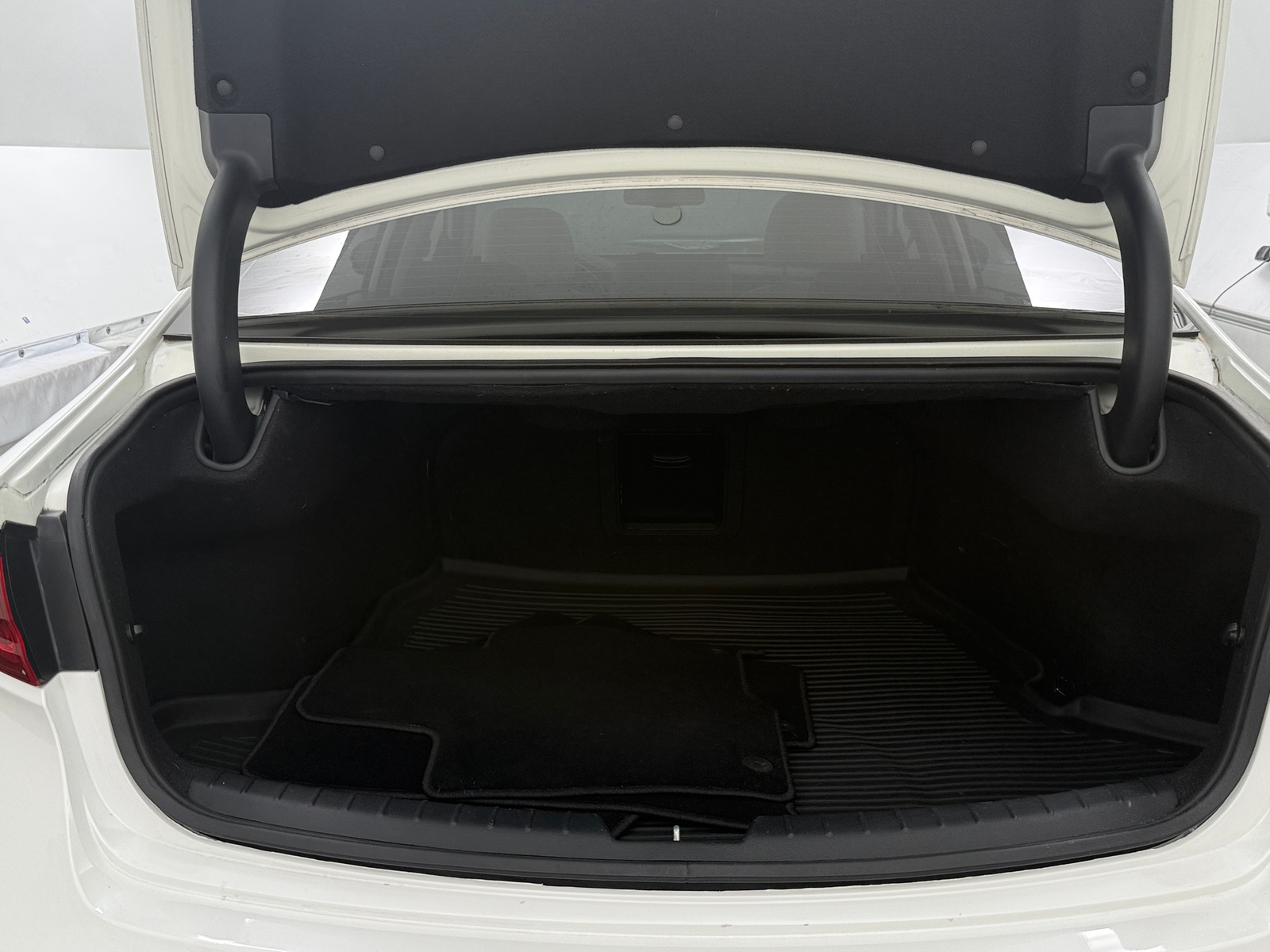 Thumbnail: 2019 Kia Cadenza - 6