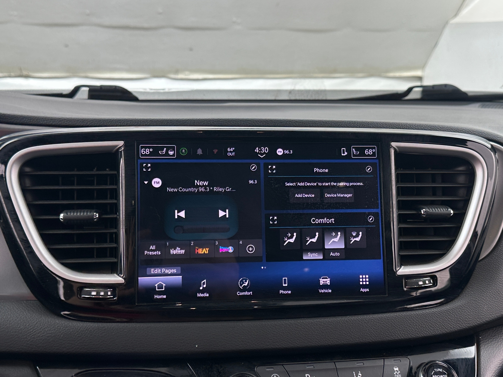 Thumbnail: 2025 Chrysler Pacifica - 3