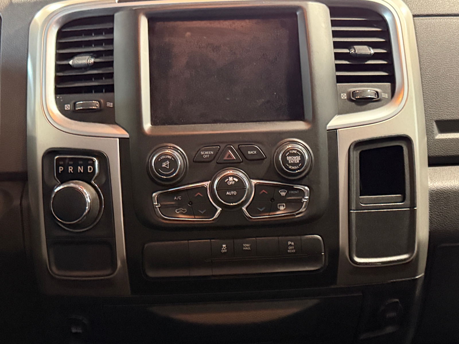 Thumbnail: 2019 RAM 1500 Classic - 4