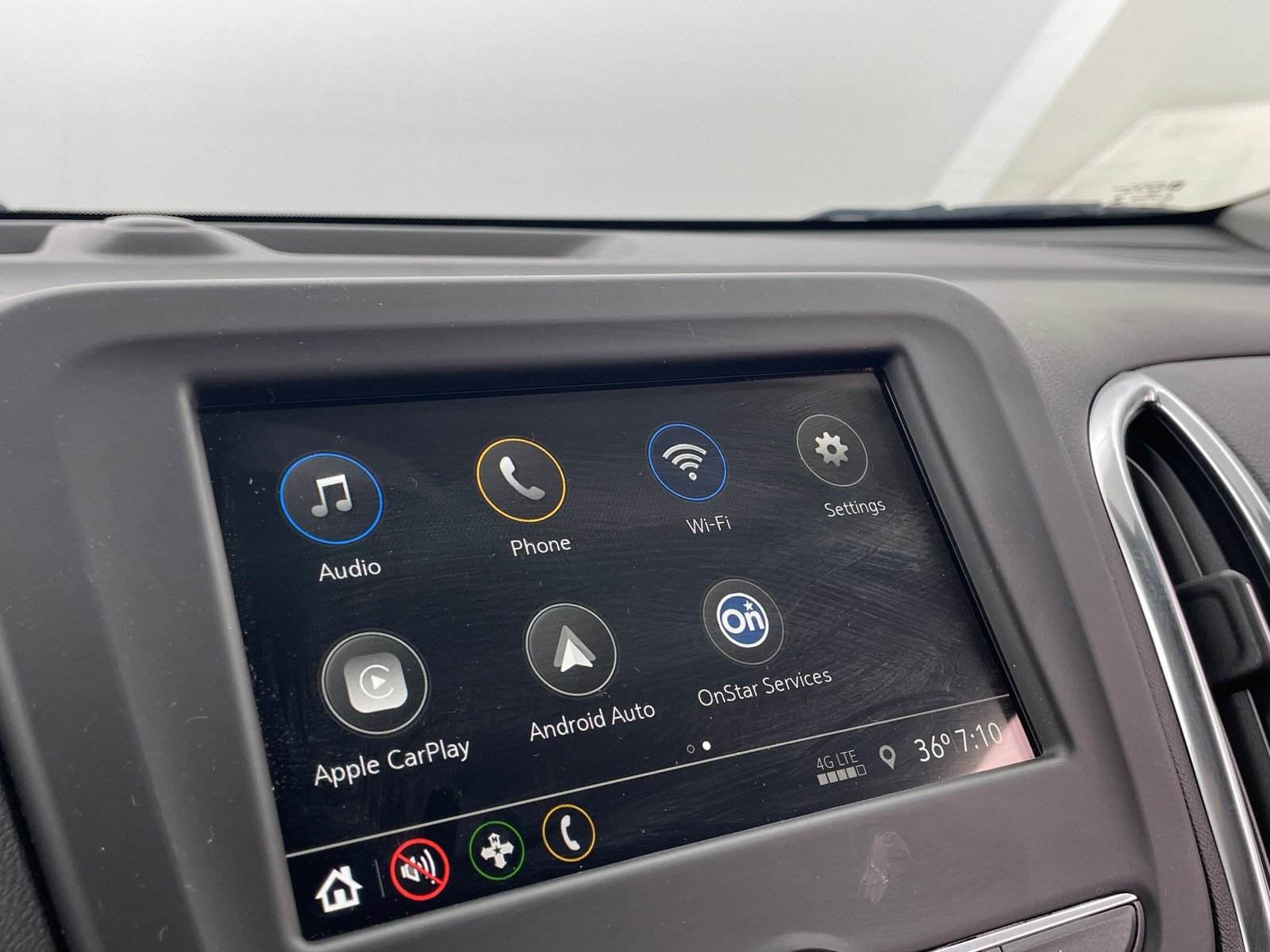 Thumbnail: 2019 Chevrolet Equinox - 4