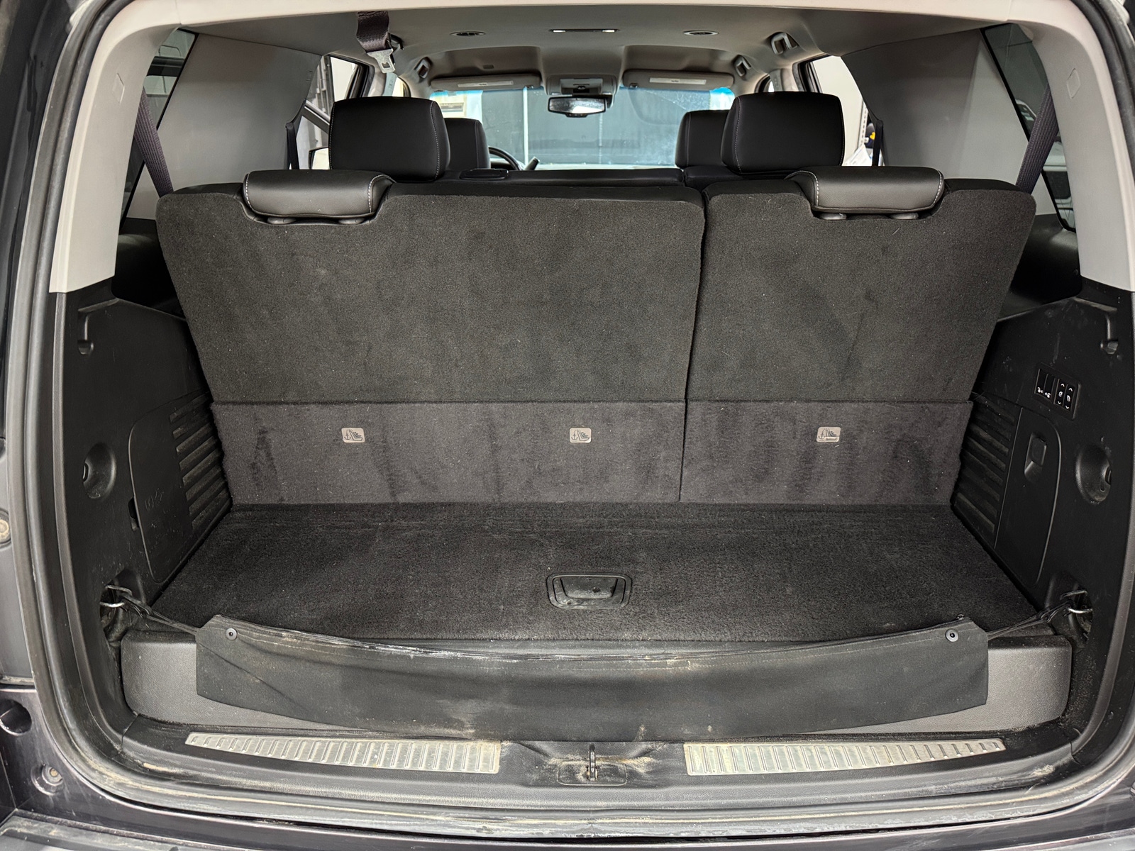 Thumbnail: 2017 Chevrolet Tahoe - 6