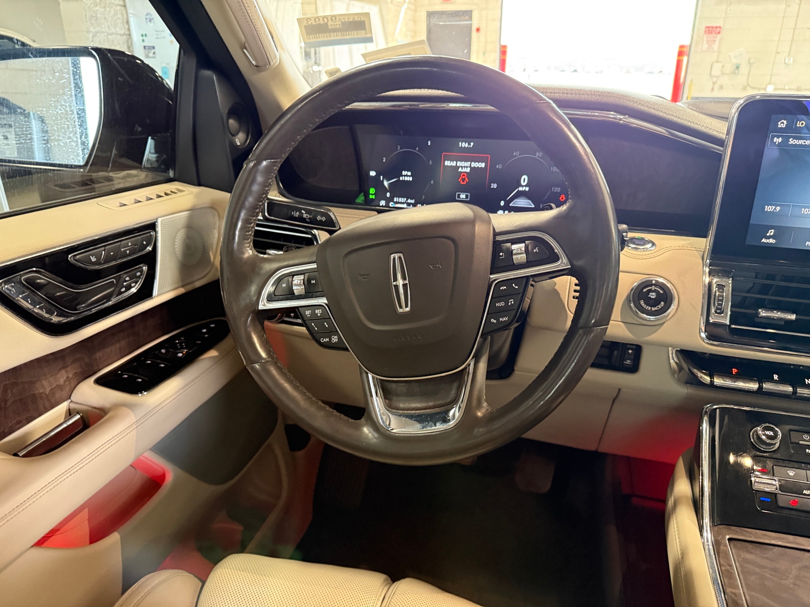 Thumbnail: 2020 Lincoln Navigator - 4