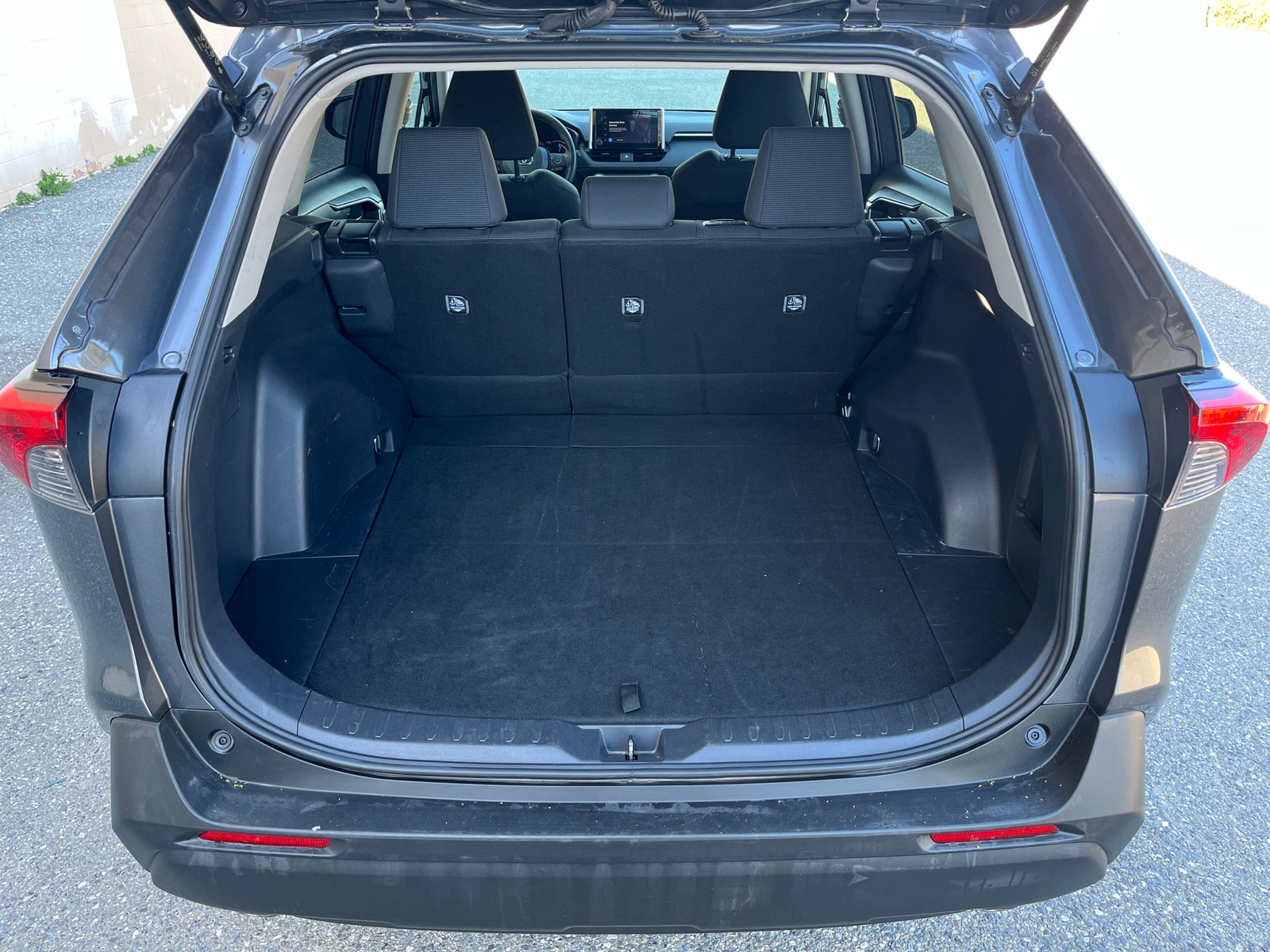 Thumbnail: 2025 Toyota RAV4 - 6