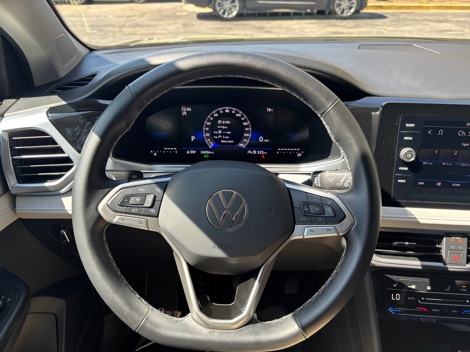 Thumbnail: 2025 Volkswagen Taos - 5