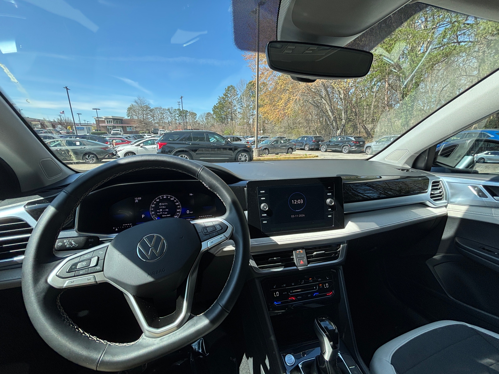 Thumbnail: 2025 Volkswagen Taos - 3