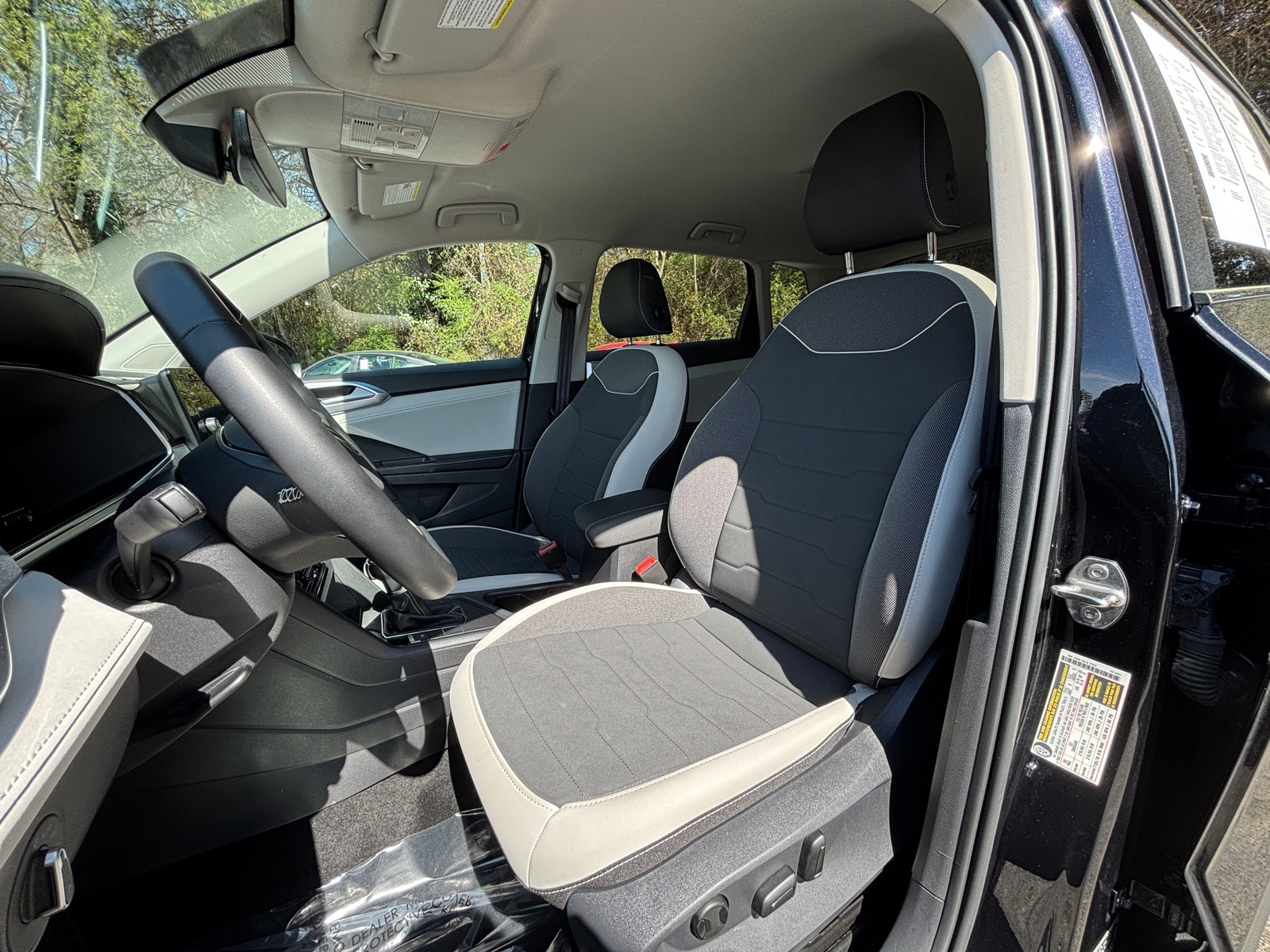 Thumbnail: 2025 Volkswagen Taos - 2