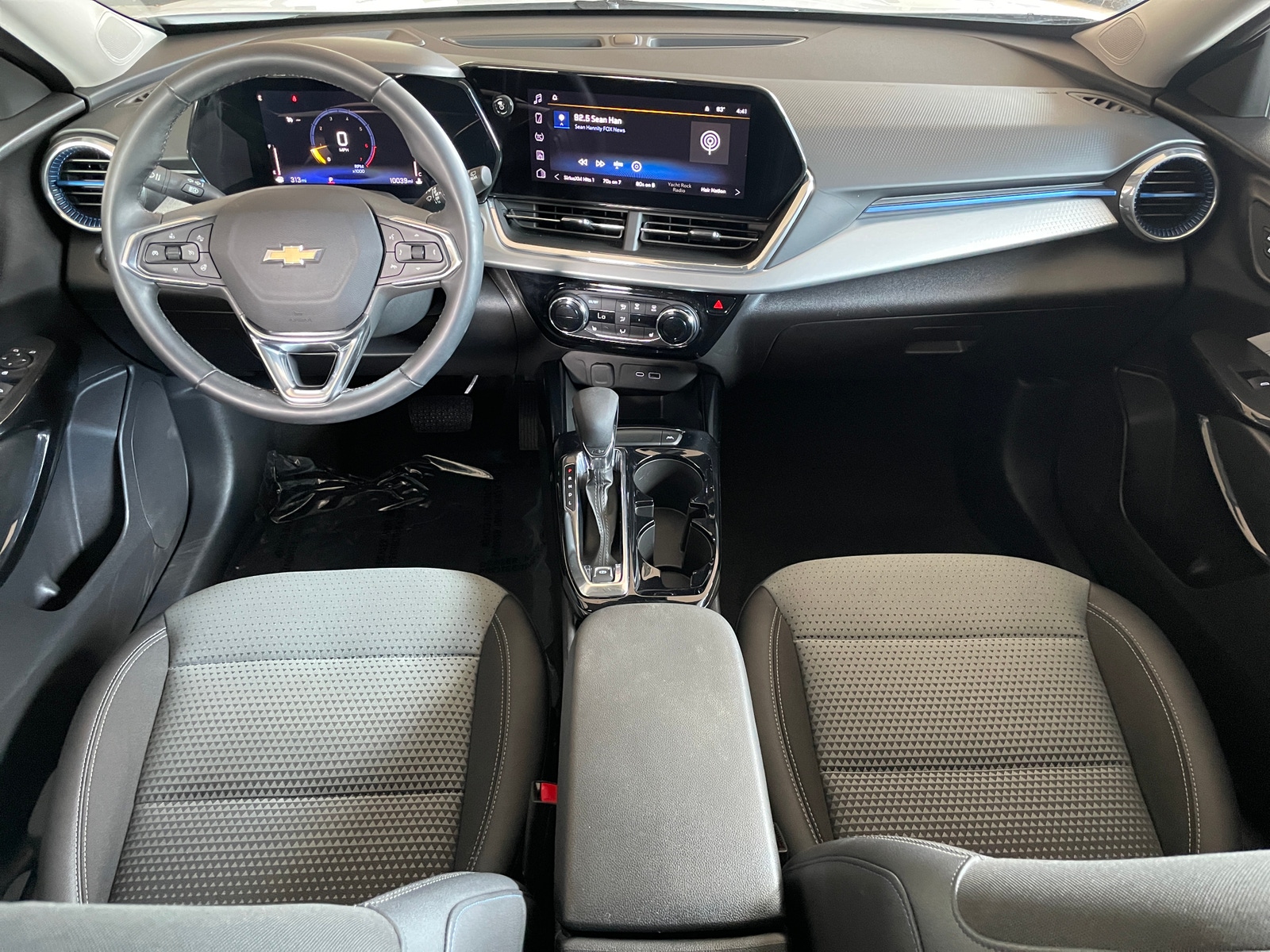 Thumbnail: 2025 Chevrolet Trax - 3