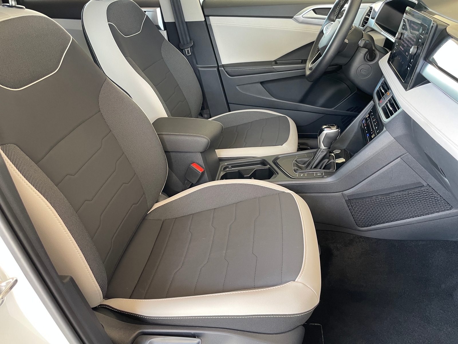 Thumbnail: 2025 Volkswagen Taos - 2