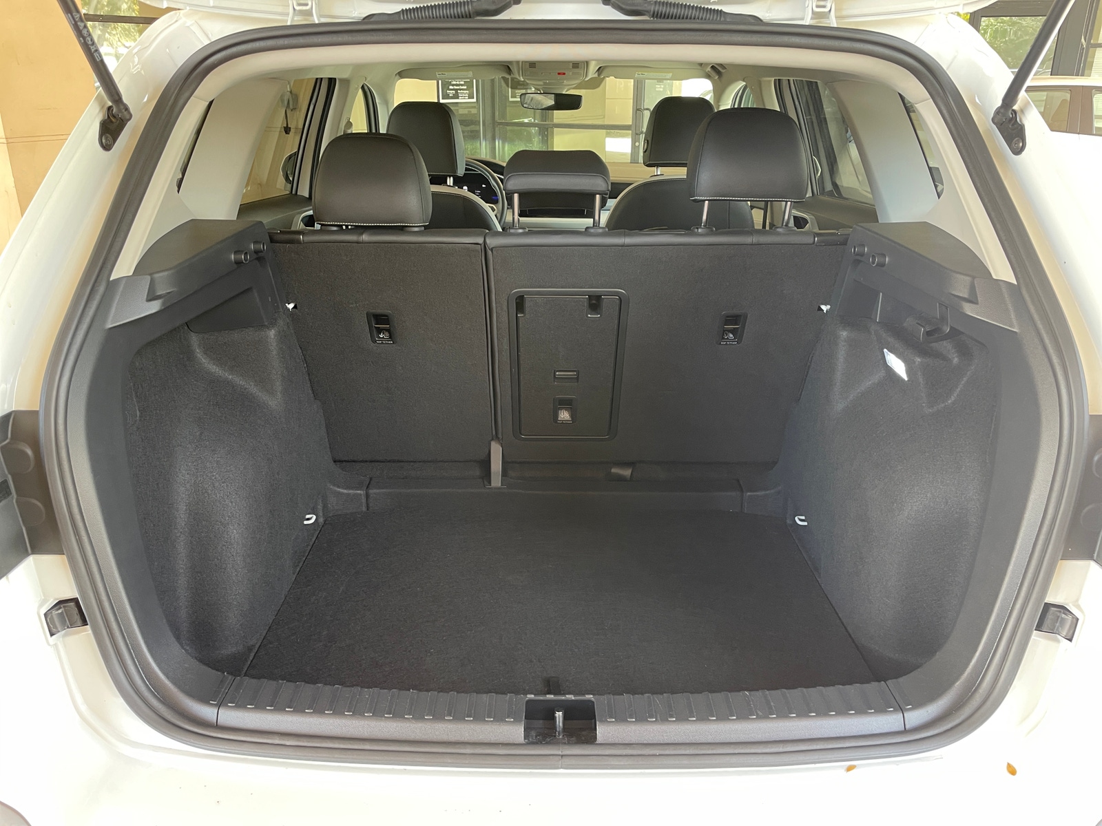 Thumbnail: 2025 Volkswagen Taos - 6