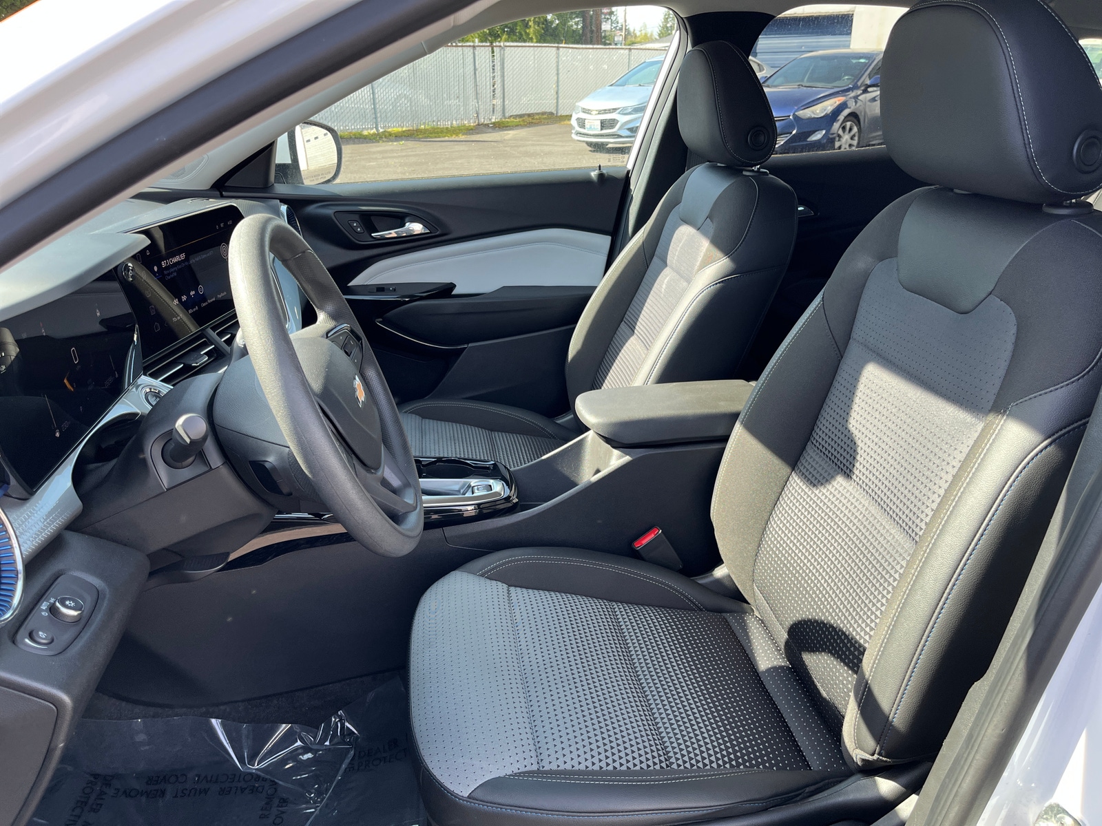 Thumbnail: 2025 Chevrolet Trax - 2