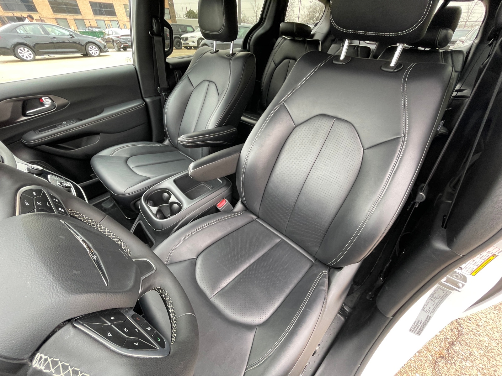 Thumbnail: 2025 Chrysler Pacifica - 2