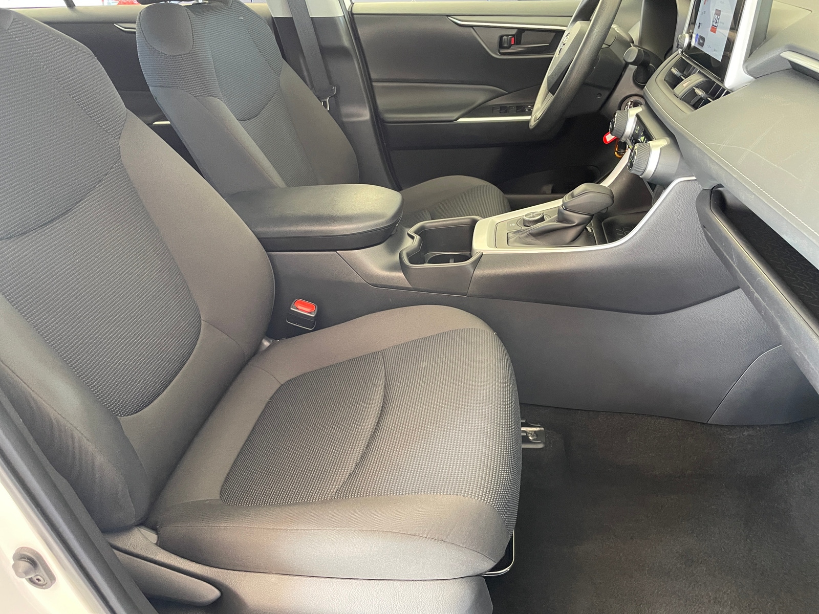 Thumbnail: 2025 Toyota RAV4 - 2