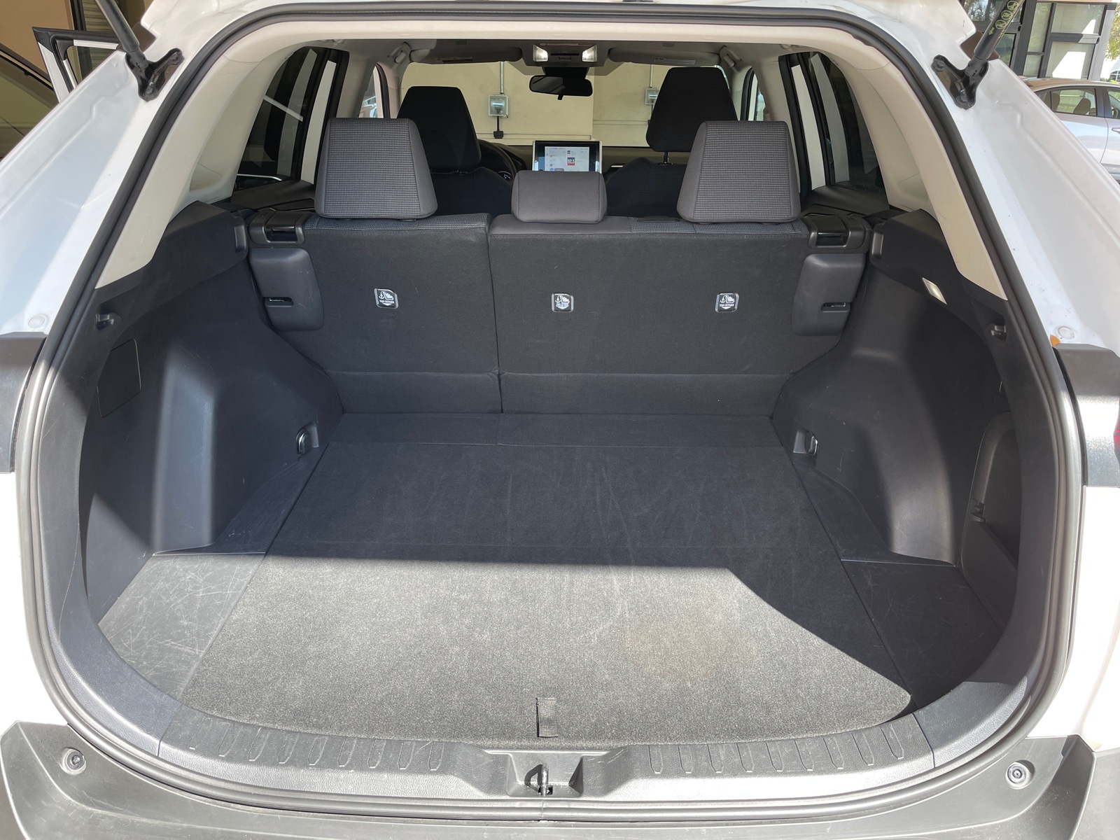 Thumbnail: 2025 Toyota RAV4 - 6