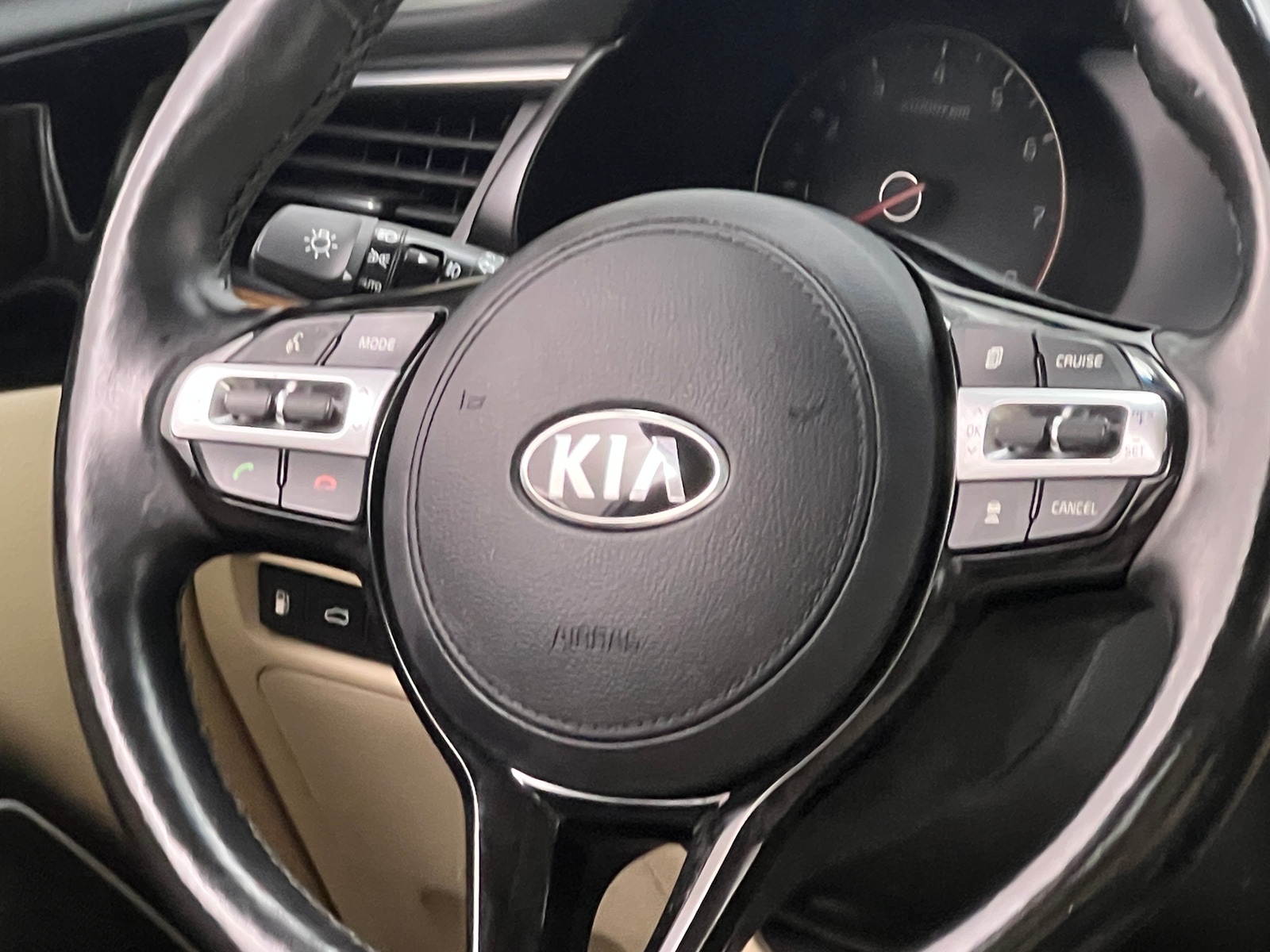 Thumbnail: 2017 Kia Cadenza - 4