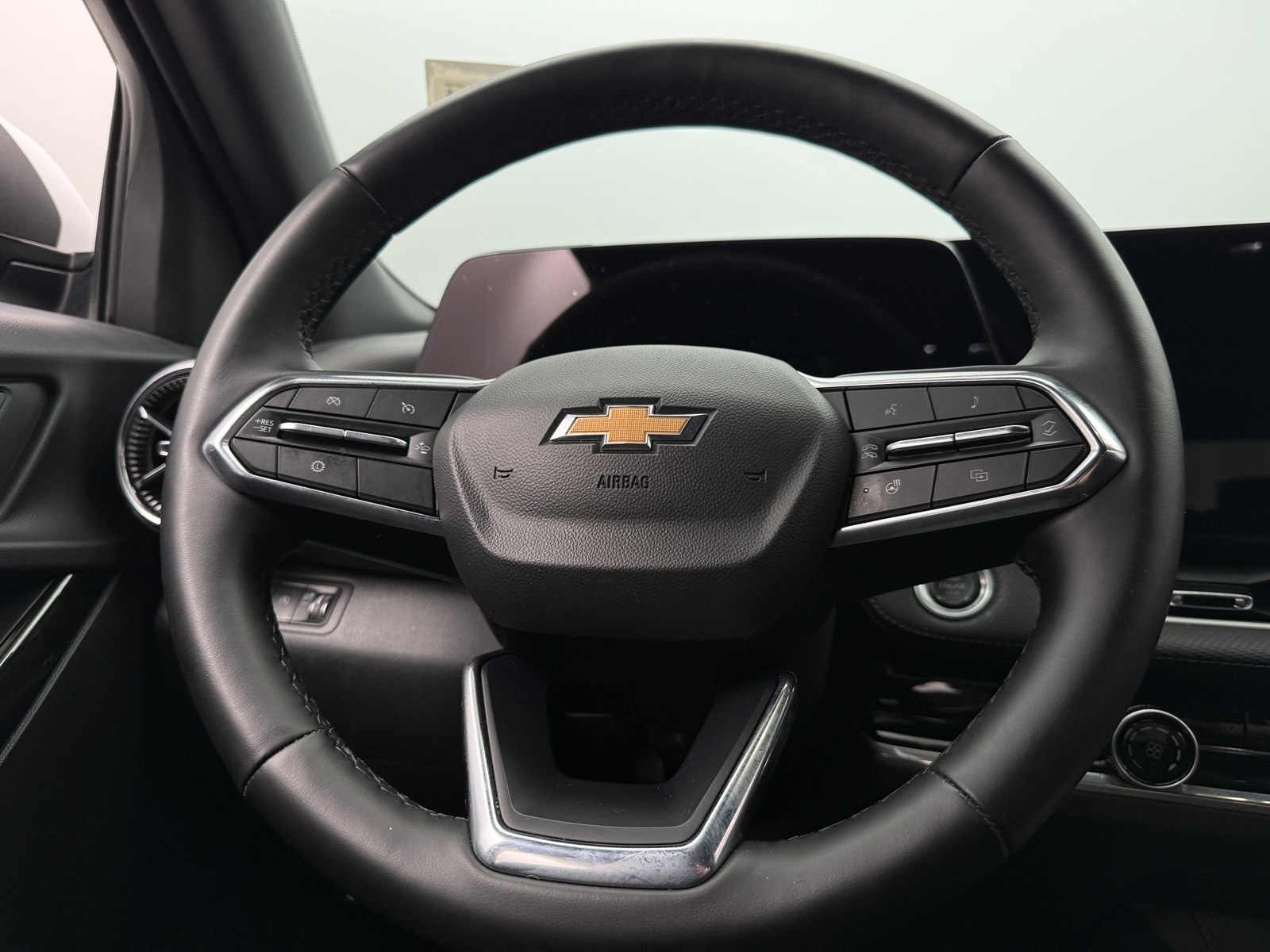 Thumbnail: 2025 Chevrolet Equinox - 5