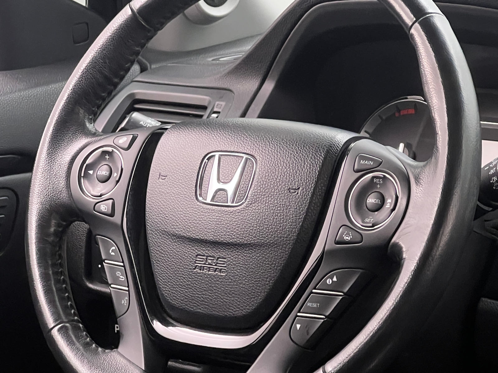 Thumbnail: 2018 Honda Pilot - 4