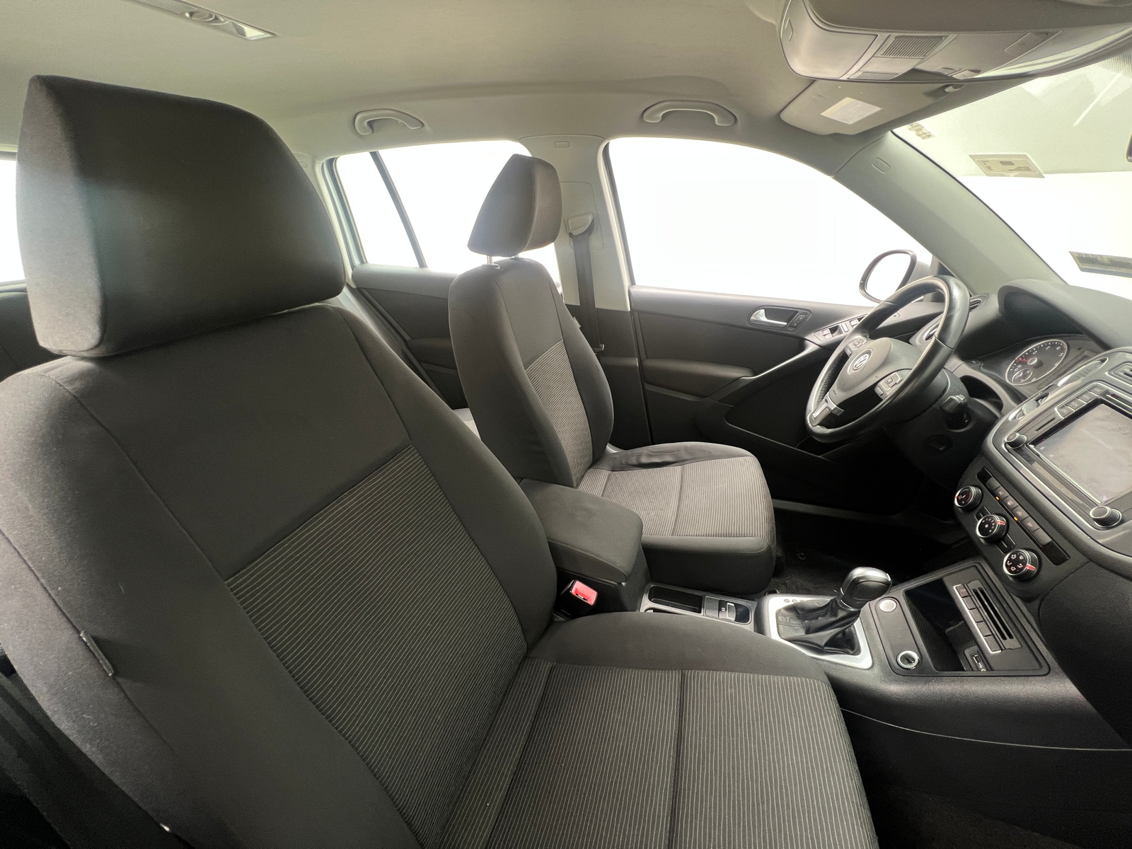 Thumbnail: 2017 Volkswagen Tiguan - 2