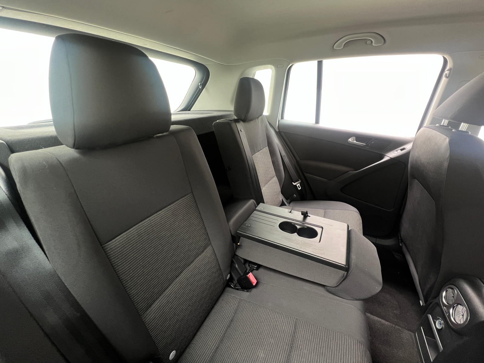 Thumbnail: 2017 Volkswagen Tiguan - 6