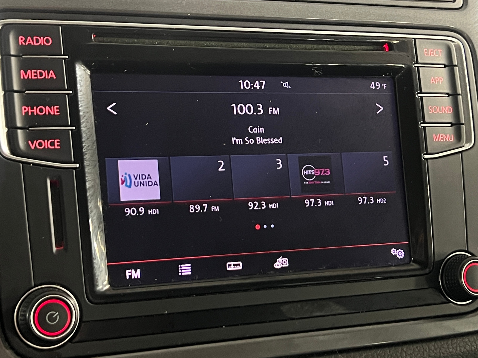 Thumbnail: 2017 Volkswagen Tiguan - 4