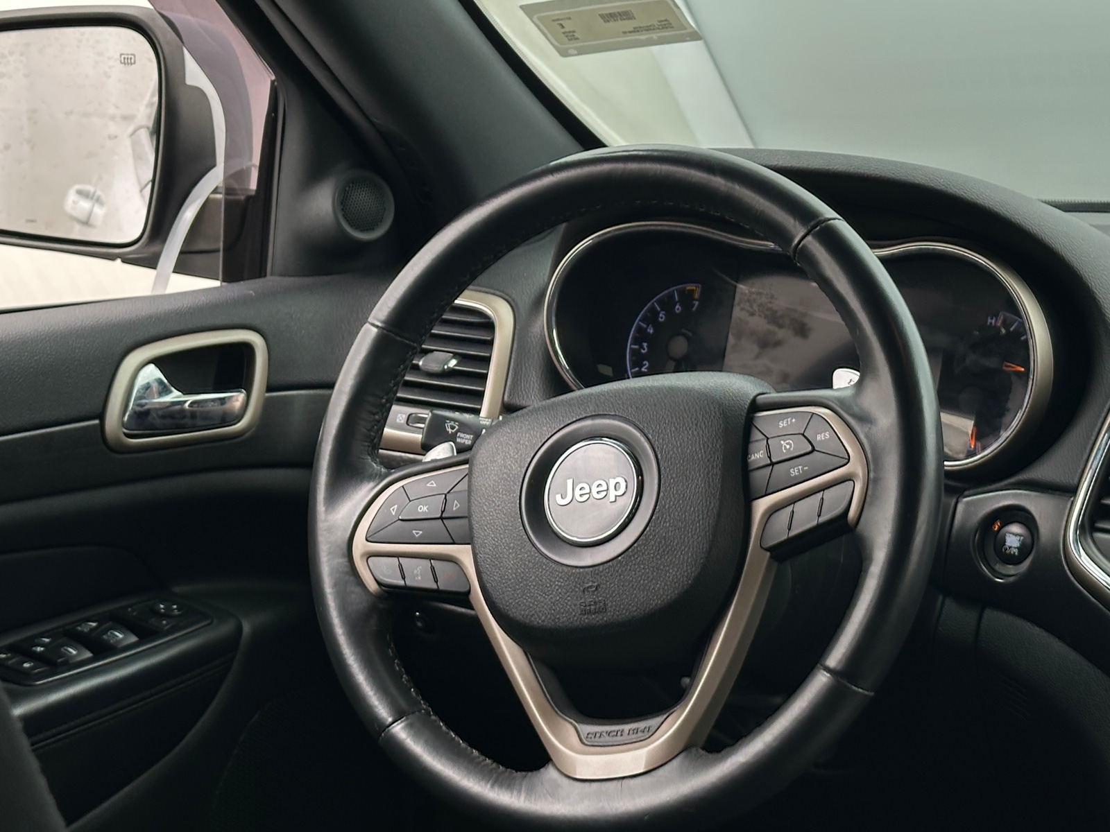 Thumbnail: 2015 Jeep Grand Cherokee - 5