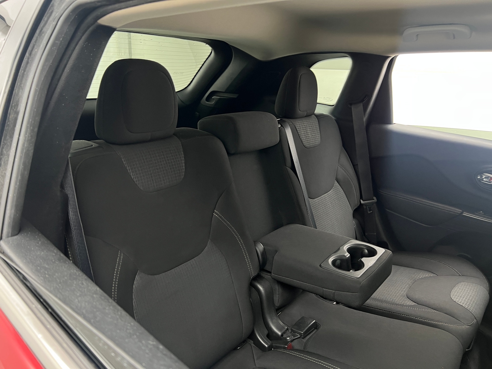 Thumbnail: 2017 Jeep Cherokee - 6