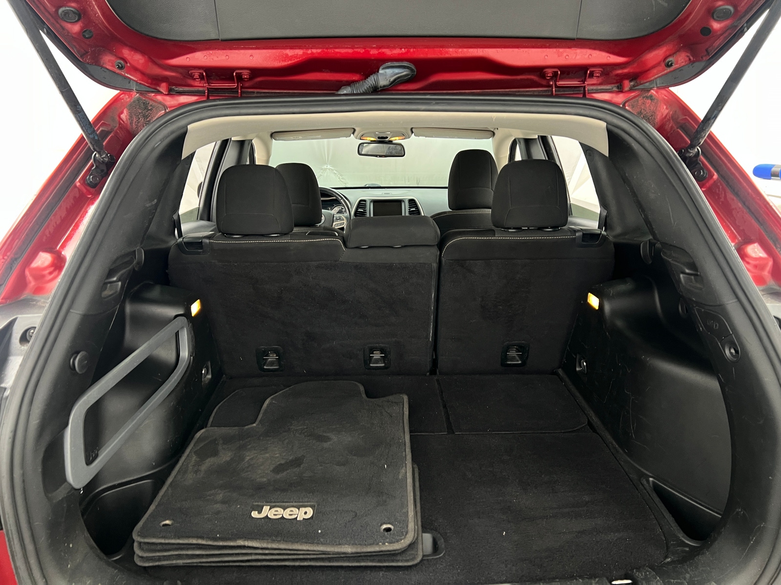 Thumbnail: 2017 Jeep Cherokee - 7